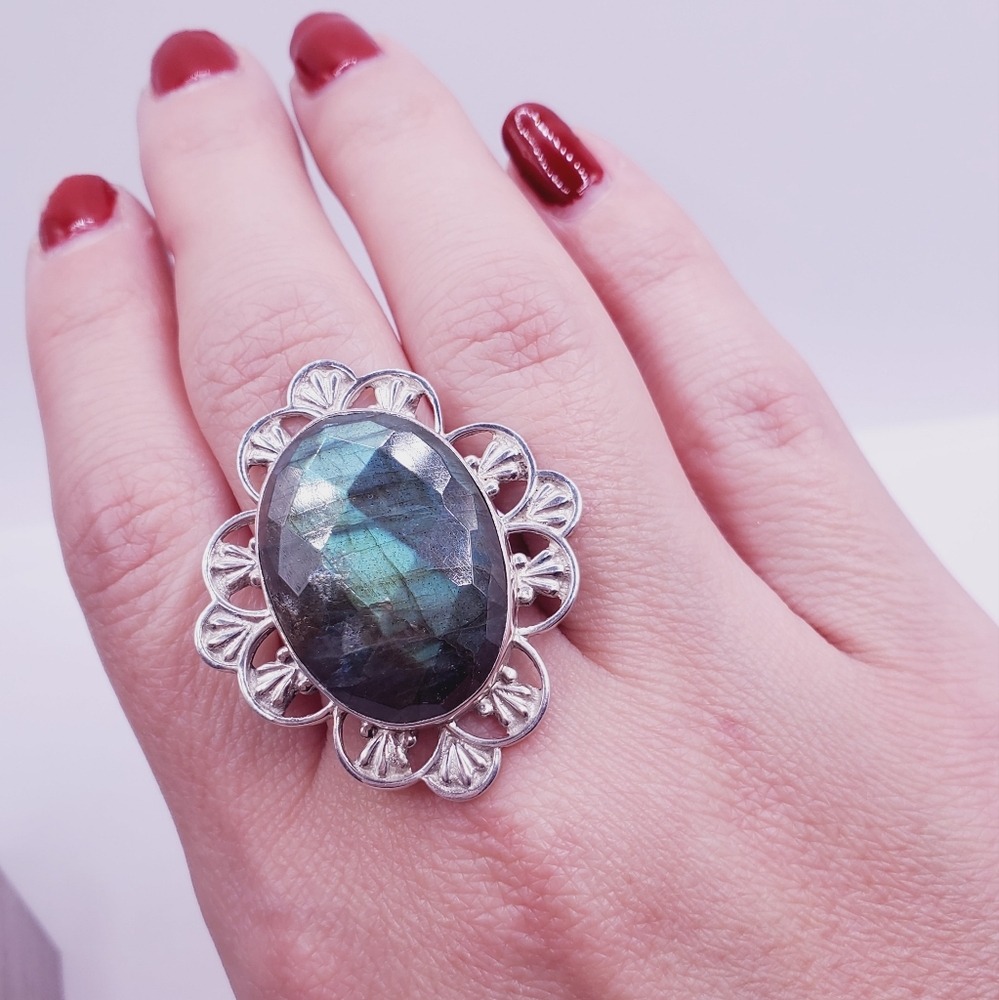 Labradorite Ring - Picture 5 of 9